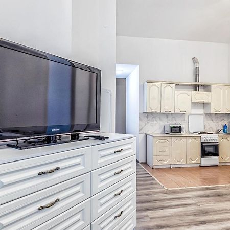 Уютная Квартира С Террасой В Сердце Столицы Apartment Taldykol ภายนอก รูปภาพ