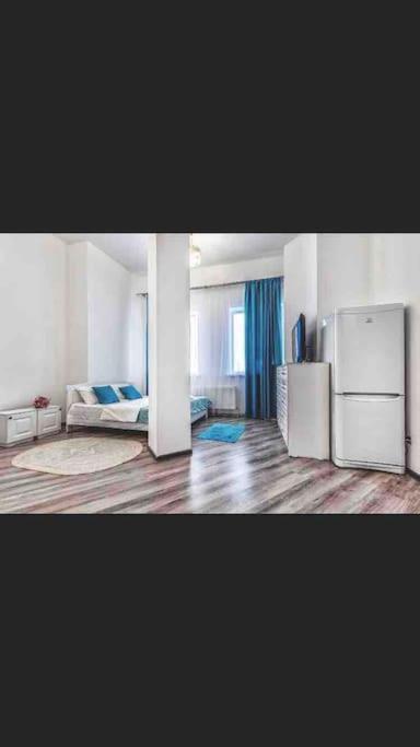 Уютная Квартира С Террасой В Сердце Столицы Apartment Taldykol ภายนอก รูปภาพ