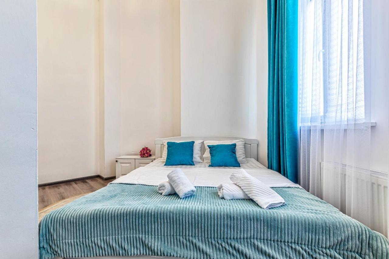 Уютная Квартира С Террасой В Сердце Столицы Apartment Taldykol ภายนอก รูปภาพ